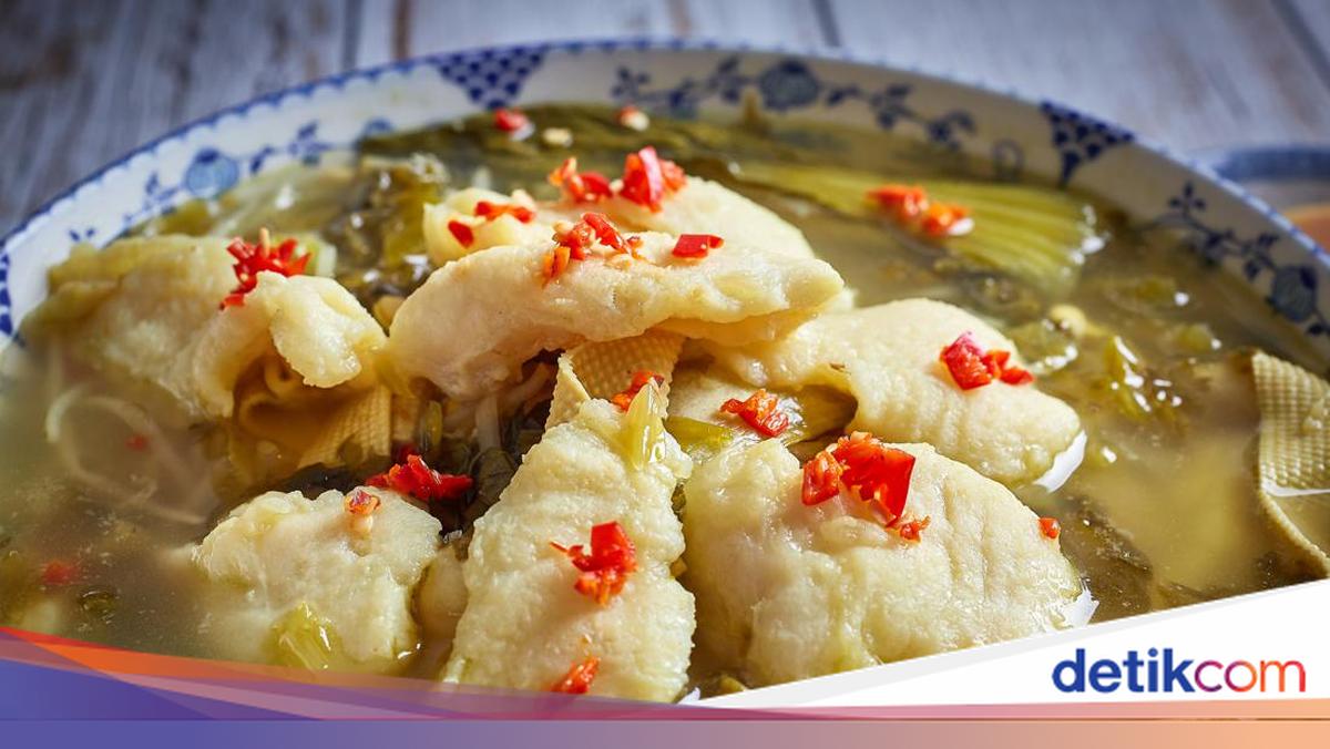 Sop Gurame Hangat yang Menyapa Setiap Hari di Warung Bi Lili